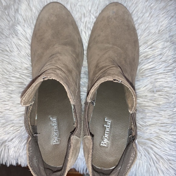 Bjorndal Suede Leather Heeled Chelsea Boots Tan Woman’s Size 9 - Picture 6 of 12